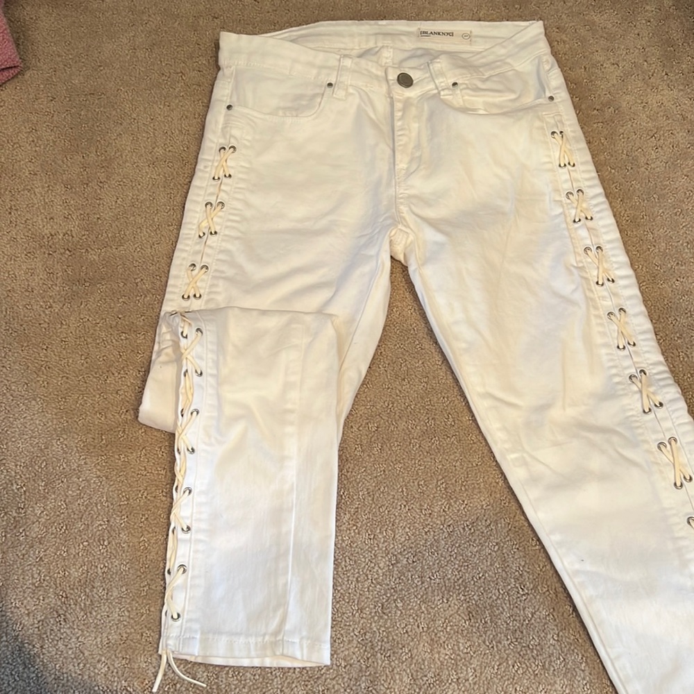 Blank NYC White Skinny Jeans. Size 26